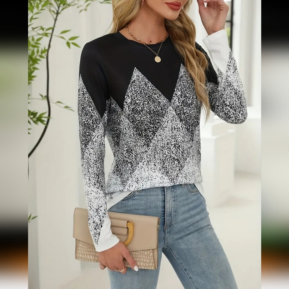 Black and White Geometric Women's Top